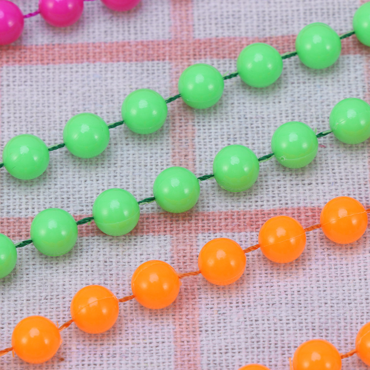 Women'S Fashion Of The 70S - 4Pcs Plastic Bead Necklace Women Colorful