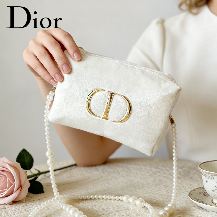 Dior’s Bag White Velvet Travel - огляд і ціна Women Fashion Logo Design