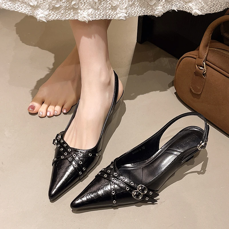 2025 New Women Pointed Toe San - огляд і ціна Women Fashion Trend 2025